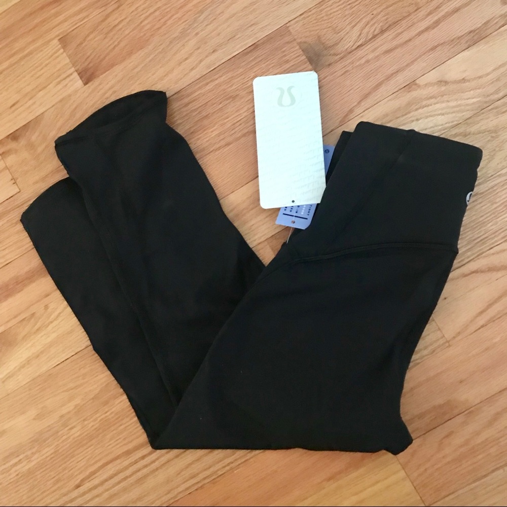 NWT lululemon size 2 train times crop